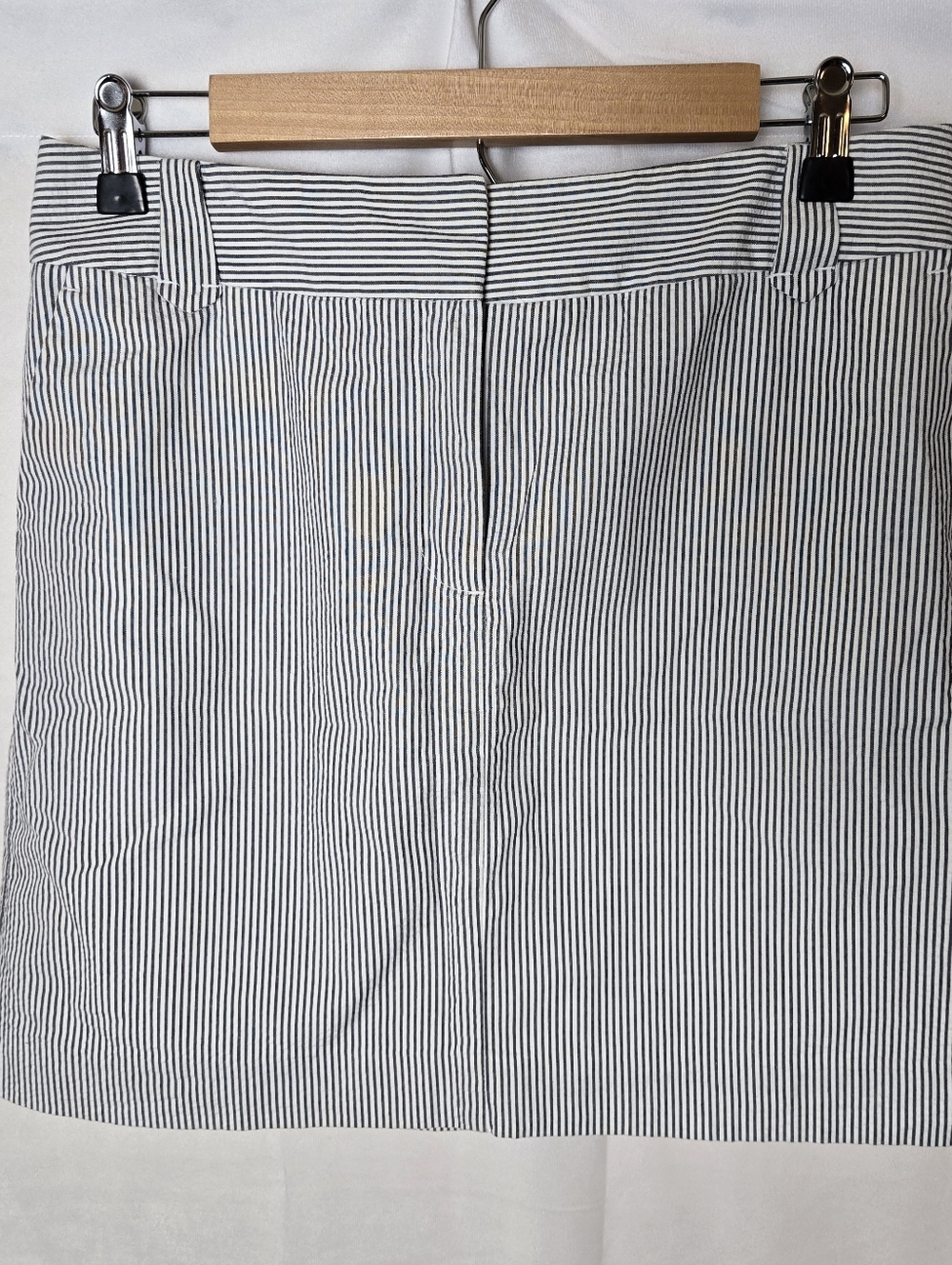 Ann Taylor LOFT Seersucker Skirt Size 6 Gray Striped Pockets Cotton